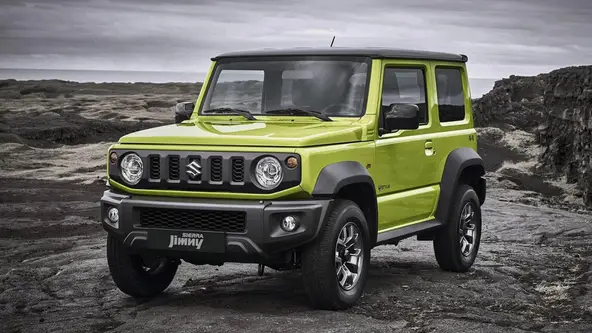 Novidade para linha 2025 do modelo, o Suzuki Jimny Sierra 4You+ é a nova opção intermediária do off-road japonês