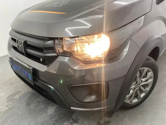 Carro Fiat Mobi 2023 Trekking 1.0 (Flex)
