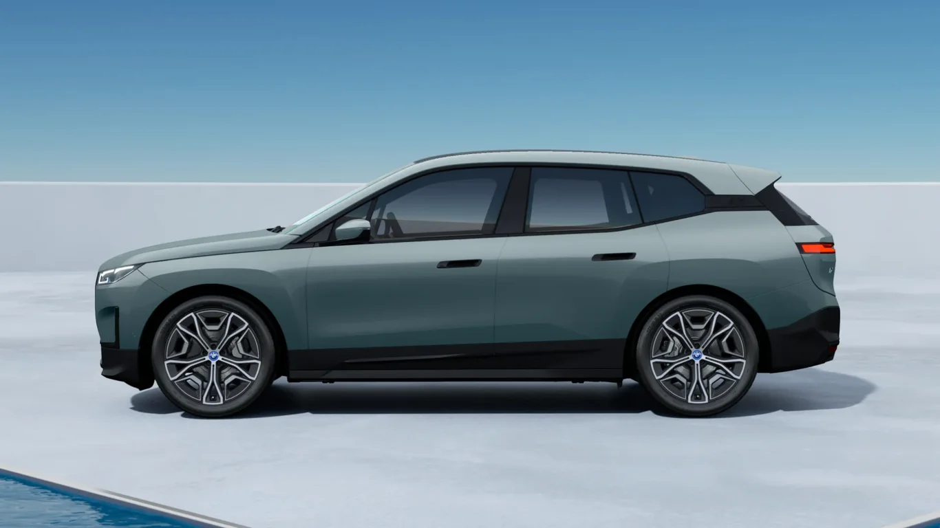 BMW iX xDrive40 (Aut.) (Elétrico)