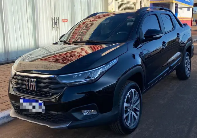 Carro Fiat Strada 2023 Volcano 1.3 CD (Flex)