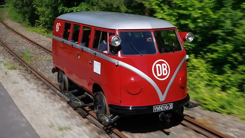 Como é a VW Kombi de oito lugares feita para o transporte sobre trilhos