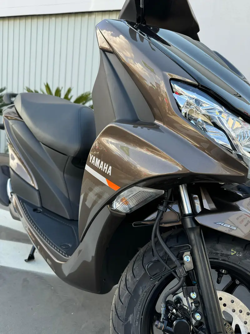 Yamaha Fluo ABS