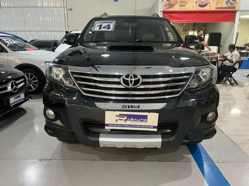 Toyota Hilux SW4 3.0 TDI 4x4 SRV 7L