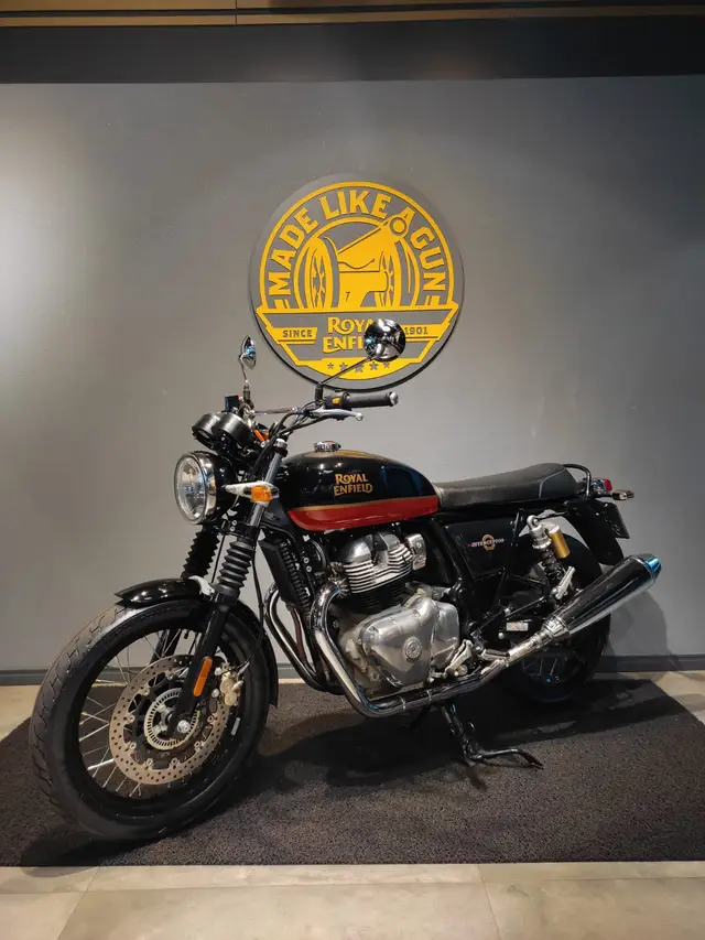 Carro Royal Enfield Interceptor 2024 650 (ABS)