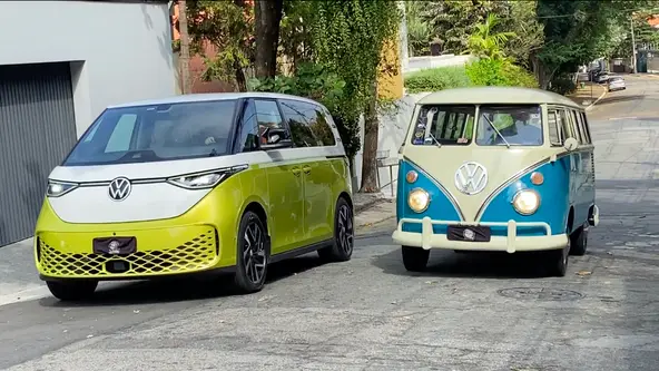 Encontro entre as duas gerações revelam a distância tecnológica de sete décadas 