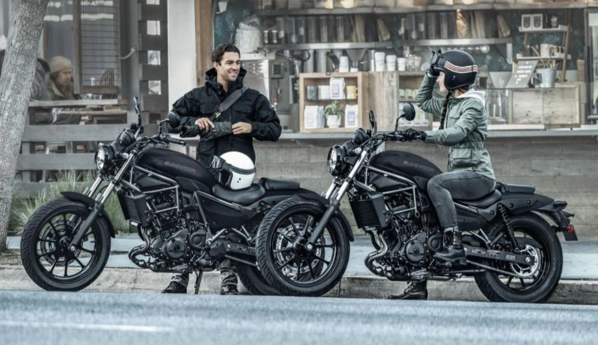 Custom foi anunciada ainda no ano passado para o Brasil e traz motor de 51 cv
