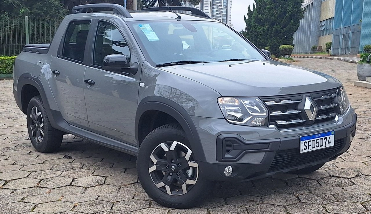 Versão intermediária com visual da topo de linha é nova e traz motor 1.6 com câmbio manual
