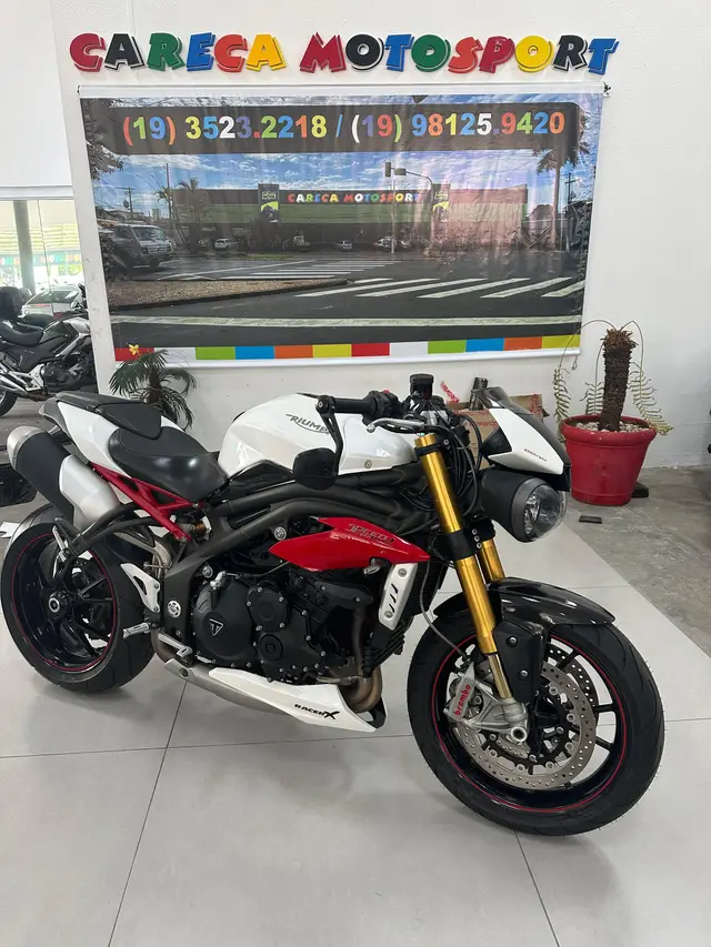 Carro Triumph Speed Triple 2017 1050R