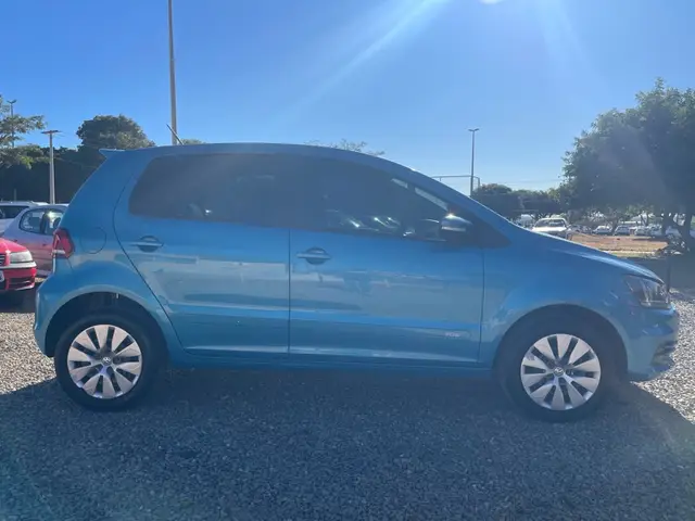 Carro Volkswagen Fox 2015 Trendline 1.0 TEC (Flex)