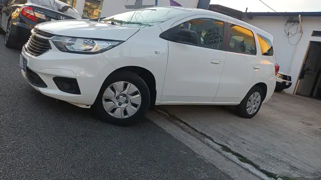 Carro Chevrolet Spin 2020 LS 1.8 5S (Flex)