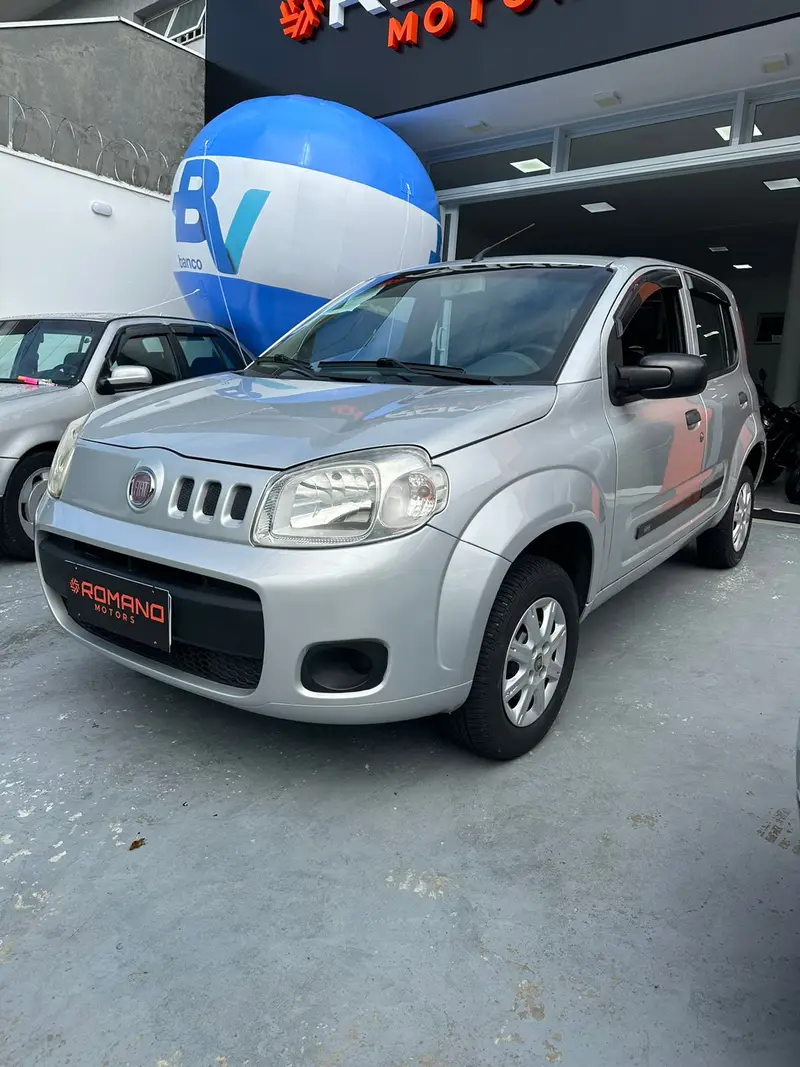 Fiat Uno Vivace Italia 1.0 8V (Flex) 4p