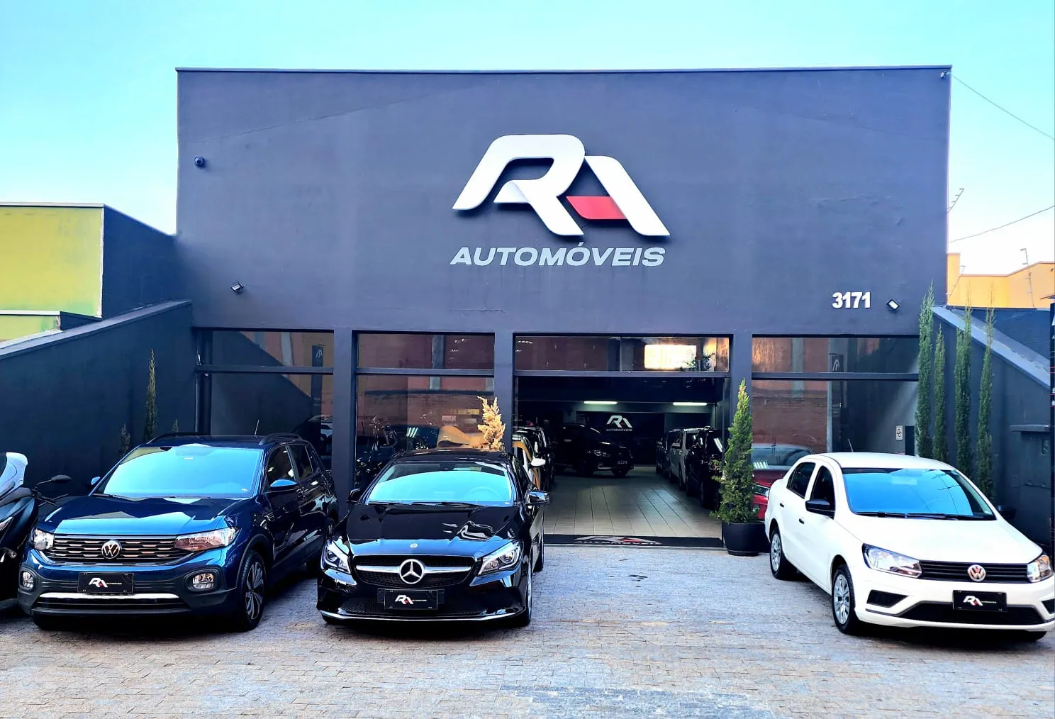 Fachada da loja Veículos à venda em  RA AUTOMOVEIS LTDA - Jundiaí - SP | Mobiauto