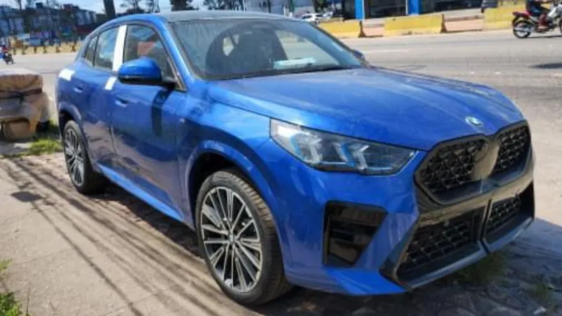 Flagra: novo BMW X2 aparece sem nenhum disfarce antes do lançamento