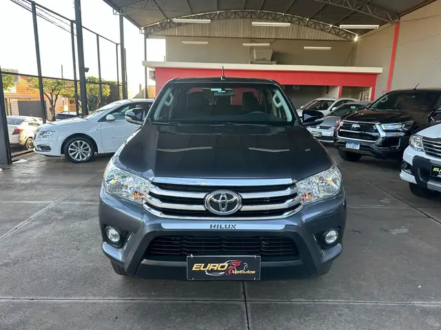 Carro Toyota Hilux Cabine Dupla 2017 Hilux 2.7 SRV CD 4x2 (Flex) (Aut)