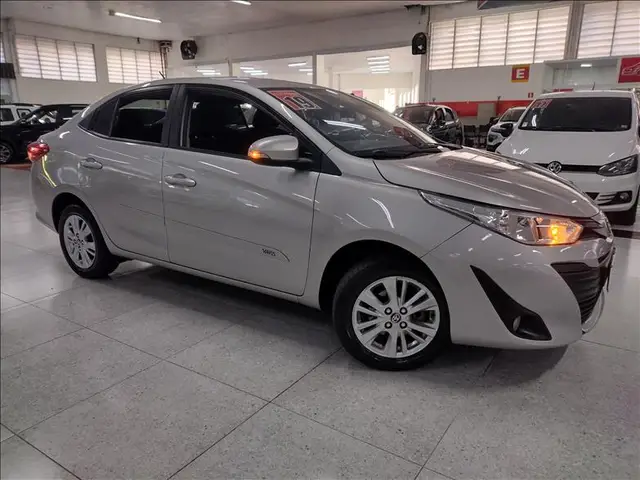Carro Toyota Yaris Sedan 2019 1.5 XL Plus Tech CVT (Flex)