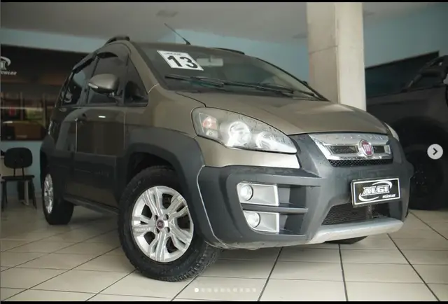 Carro Fiat Idea 2013 Adventure 1.8 16V E.TorQ (Flex)