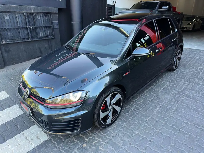 Volkswagen Golf GTI 2.0 TSi DSG
