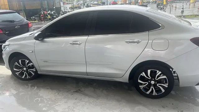 Carro Chevrolet Onix Plus 2023 Premier 1.0 Turbo (Aut.)