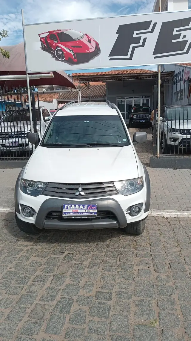 Carro Mitsubishi Pajero 2018 3.2 DI-D Outdoor 4WD (Aut)