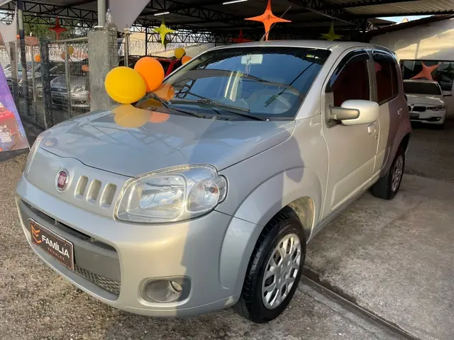 Carro Fiat Uno 2014 Vivace College 1.0 8V (Flex) 4p