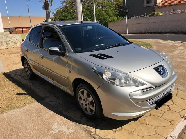 Carro Peugeot 207 2012 Hatch XR 1.4 8V (flex) 2p