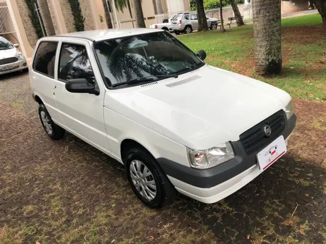 Carro Fiat Uno Mille 2013 Fire Economy 1.0 (Flex) 2p