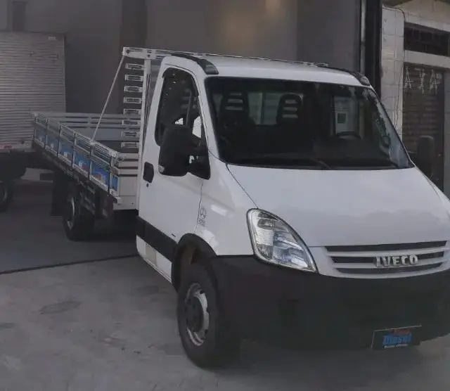Carro Iveco Daily Chassi 2012 35S14 CS - 3750 Luxo