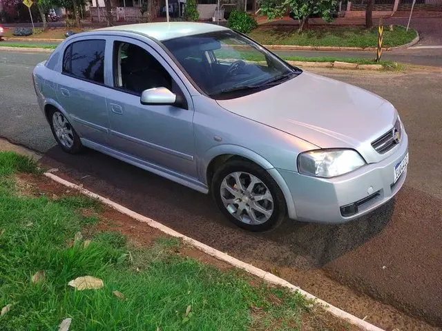Carro Chevrolet Astra Hatch 2011 Advantage 2.0 (Flex)