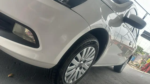Carro Volkswagen Voyage 2015 1.6 Trendline (Flex)