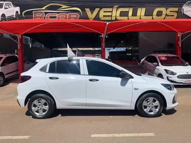 Carro Chevrolet Onix 2023 1.0