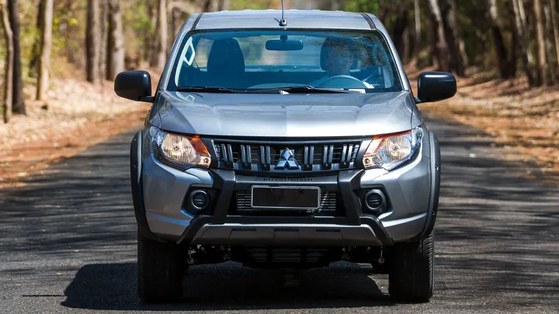 Exclusivo: Mitsubishi L200 terá nova versão de entrada contra Fiat Titano