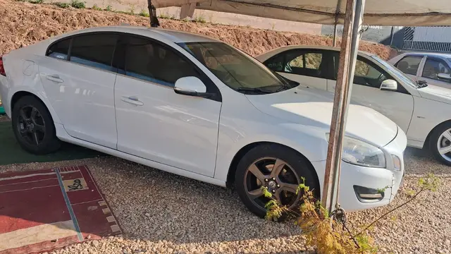 Carro Volvo S60 2012 1.6 T4 Powershift Comfort