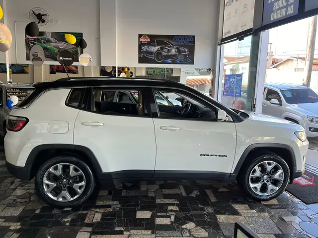 Carro Jeep Compass 2017 2.0 Limited (Aut) (Flex)