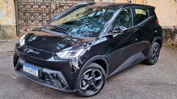 Hatch compacto subiu patamar do segmento e pretende conquistar até quem nunca pensou num elétrico