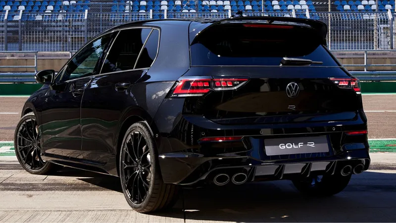 Novo VW Golf R: detalhes do insano hatch médio de 333 cv em 20 fotos