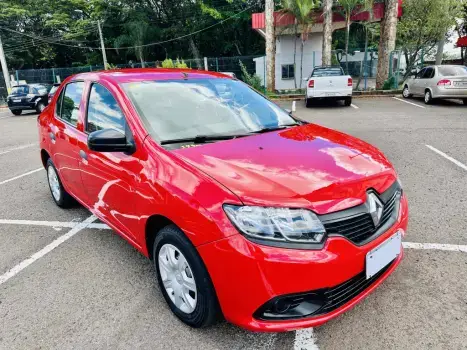 Carro Renault Logan 2014 Authentique 1.0 16V (flex)
