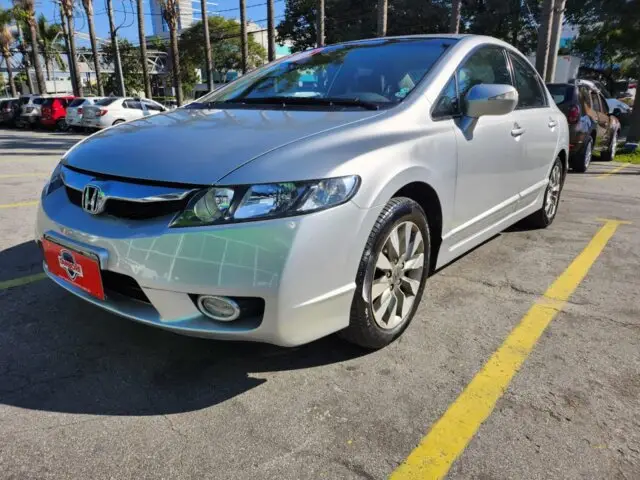 Carro Honda Civic 2011 New  LXL SE 1.8 i-VTEC (Flex)