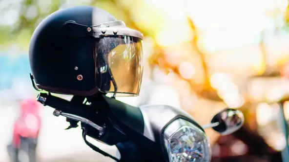 A condição de um capacete é muito importante para a proteção dos motociclistas, mas ele tem validade definida?