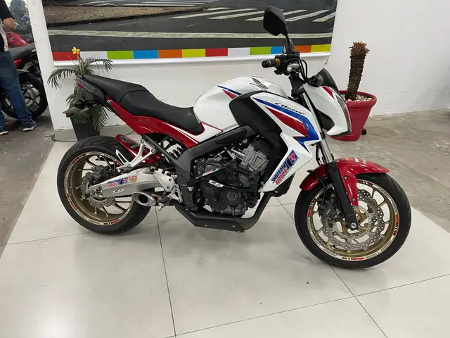 Carro Honda CB 650F 2015 (ABS)