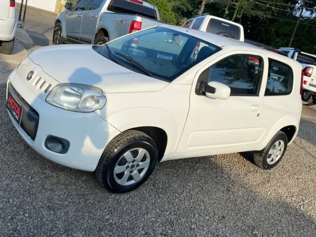 Carro Fiat Uno 2012 Vivace 1.0 8V (Flex) 4p