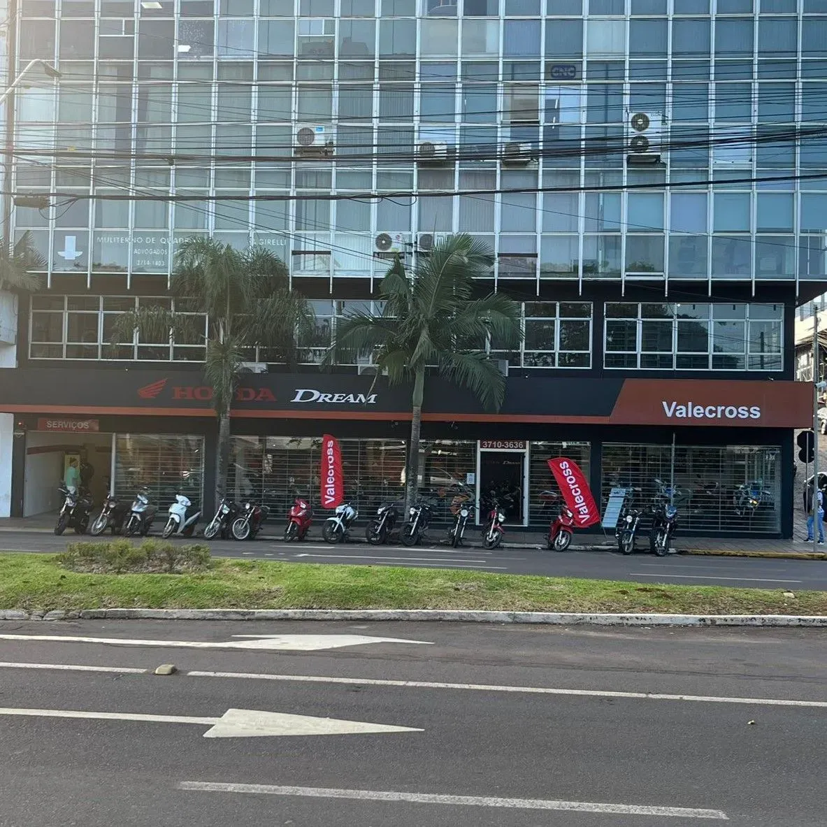 Fachada da loja Valecross Honda Drean - Lajeado - RS