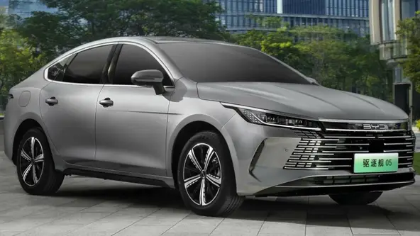 Modelo que desembarcou recentemente no Brasil já foi cópia do sedan médio da Toyota