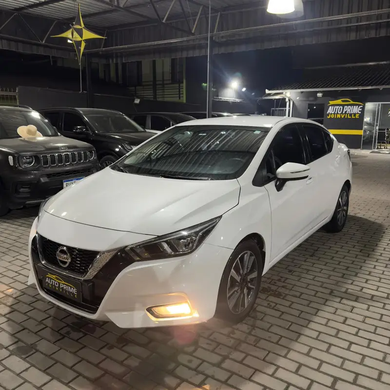 Nissan Versa Advance 1.6 (Flex) (Aut)