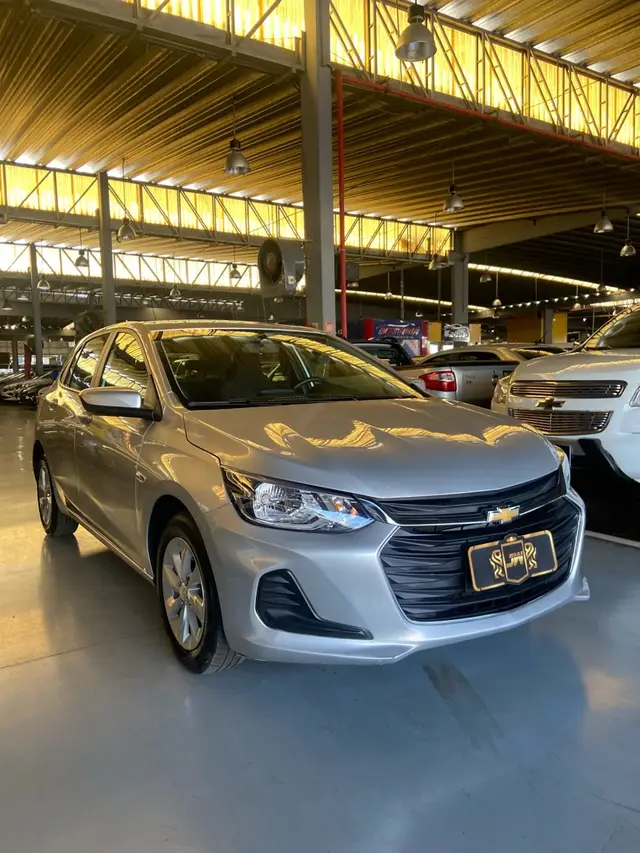 Carro Chevrolet Onix 2023 LT 1.0
