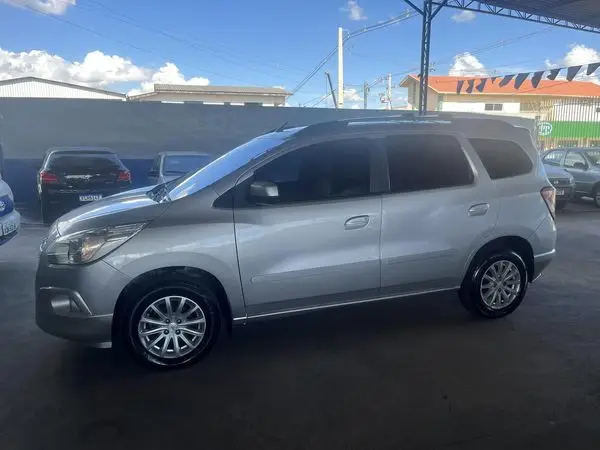 Carro Chevrolet Spin 2015 LT 5S 1.8 (Aut) (Flex)