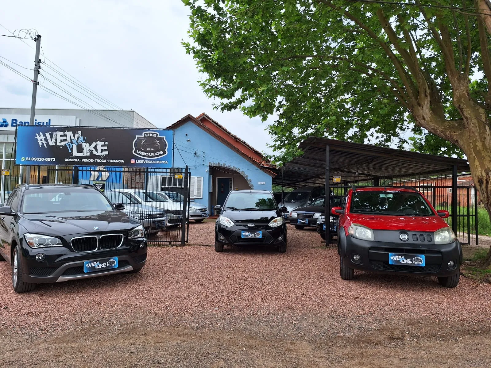 Fachada da loja Veículos à venda em Like Veículos - Porto Alegre - RS