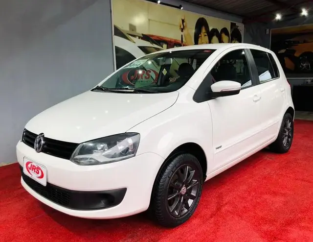 Carro Volkswagen Fox 2014 1.0 8V (Flex)