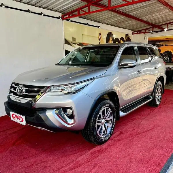 Carro Toyota SW4 2017 SRX 2.8 turbodiesel 5L 4x4 (Aut)