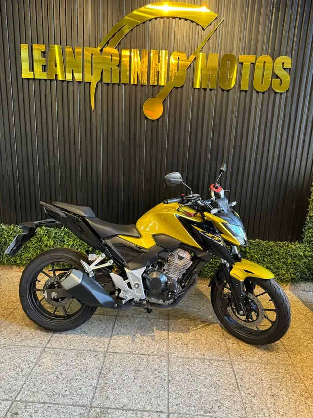 Moto Honda CB 300F Twister 2023 (CBS)