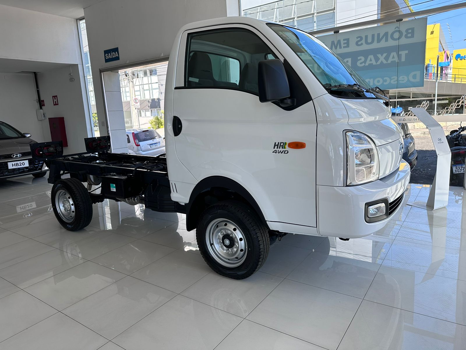 Hyundai-HR-2.5 4WD Diesel